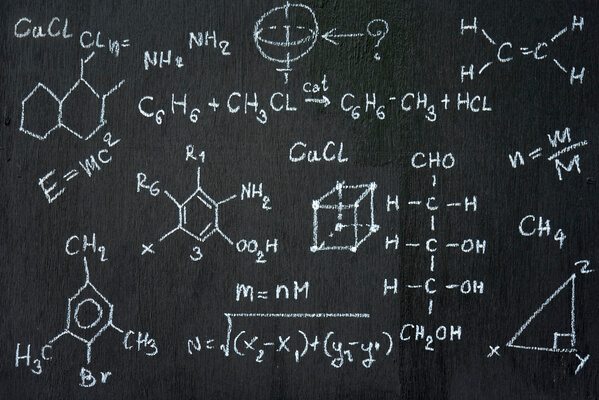 Chemistry Essay Writing Guide for Students: Topics, Outline, Questions