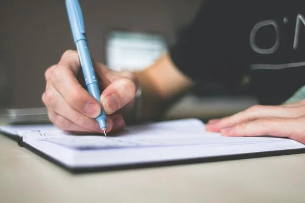 60+ Captivating Hook Sentence for College Essays