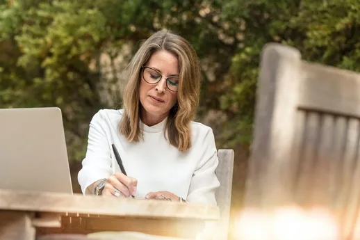 How to Write a Well-Structured PEEL Paragraph